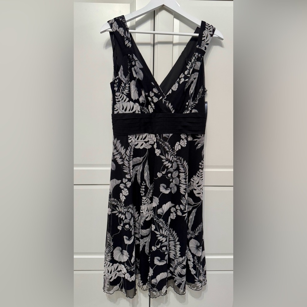 R&M‎ Richards Black and White Leaf Print Midi Dress Size:16 NWT